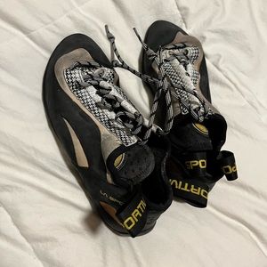 Women’s La Sportiva Miura Lace size 37 climbing shoe